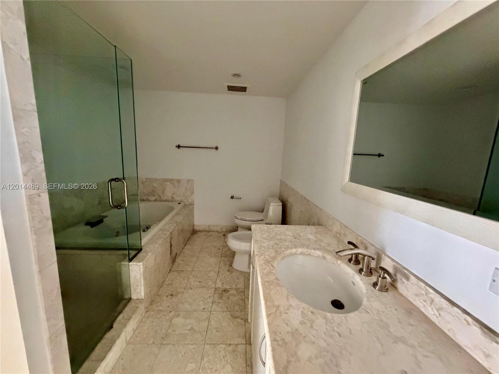 1331 Brickell Bay Dr #1006, Miami FL 33131
