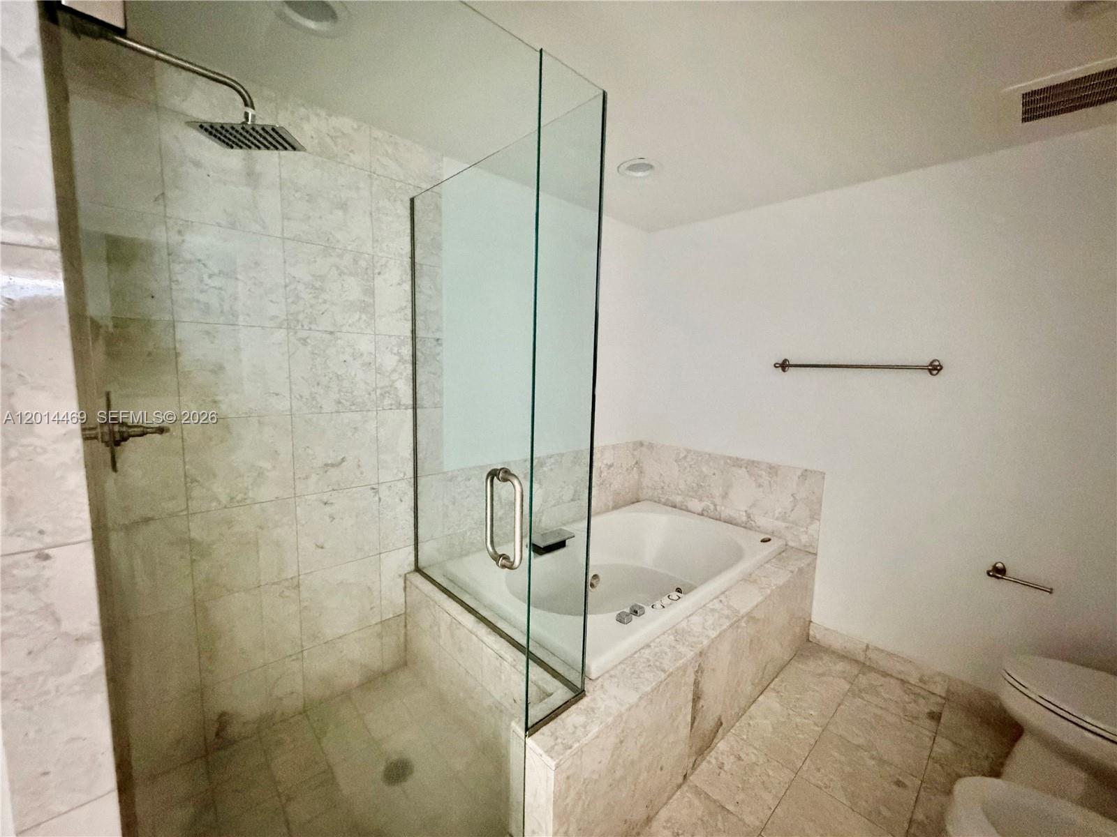 1331 Brickell Bay Dr #1006, Miami FL 33131