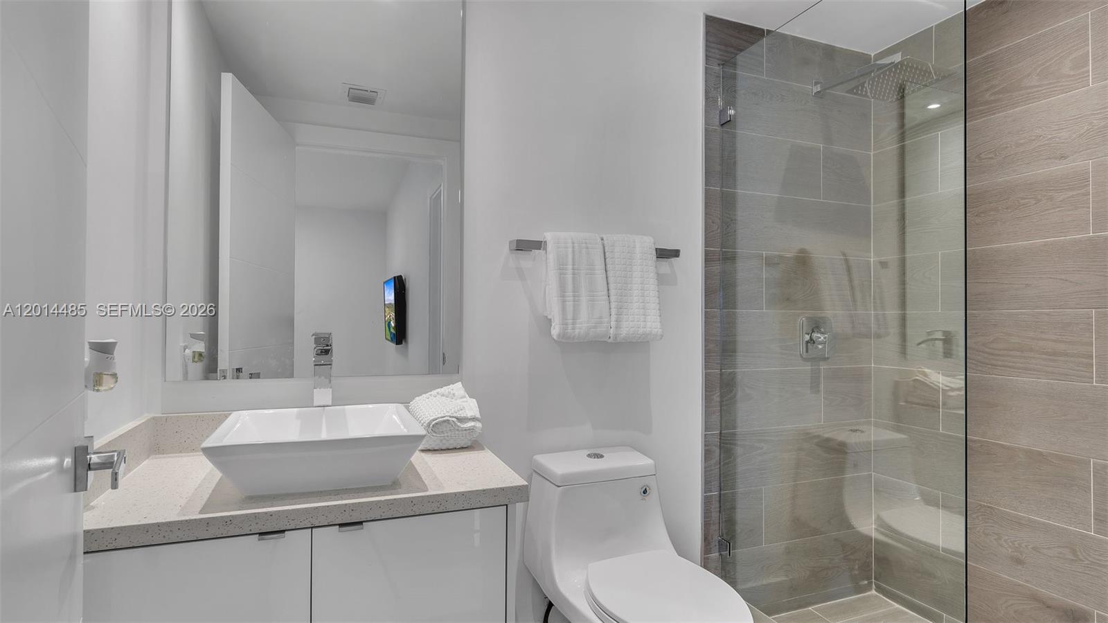 185 SE 14th Ter #1801, Miami FL 33131