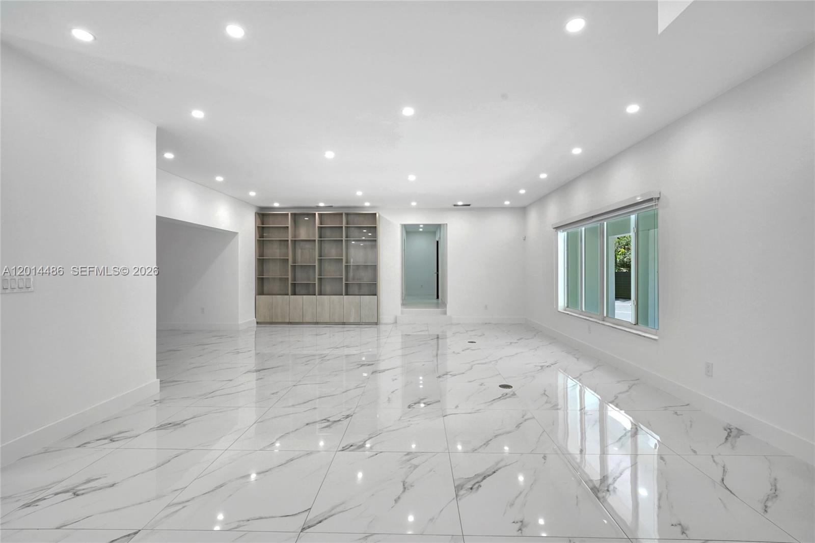 711 Sunset Dr, Coral Gables FL 33143