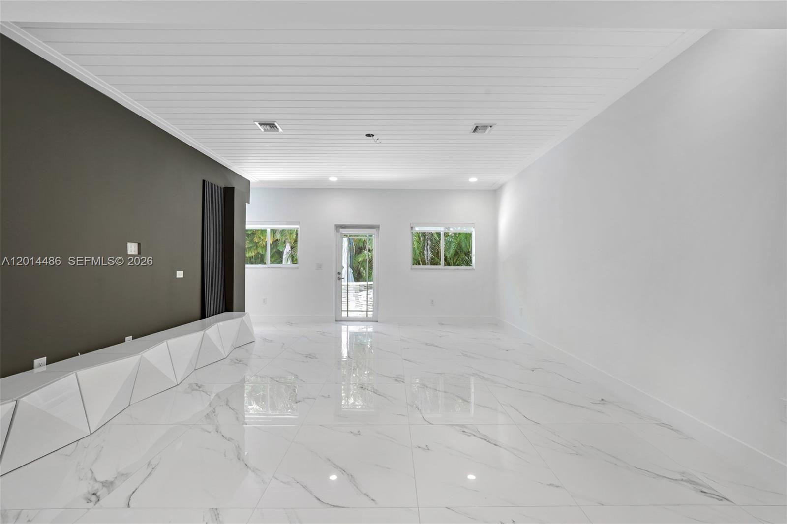 711 Sunset Dr, Coral Gables FL 33143
