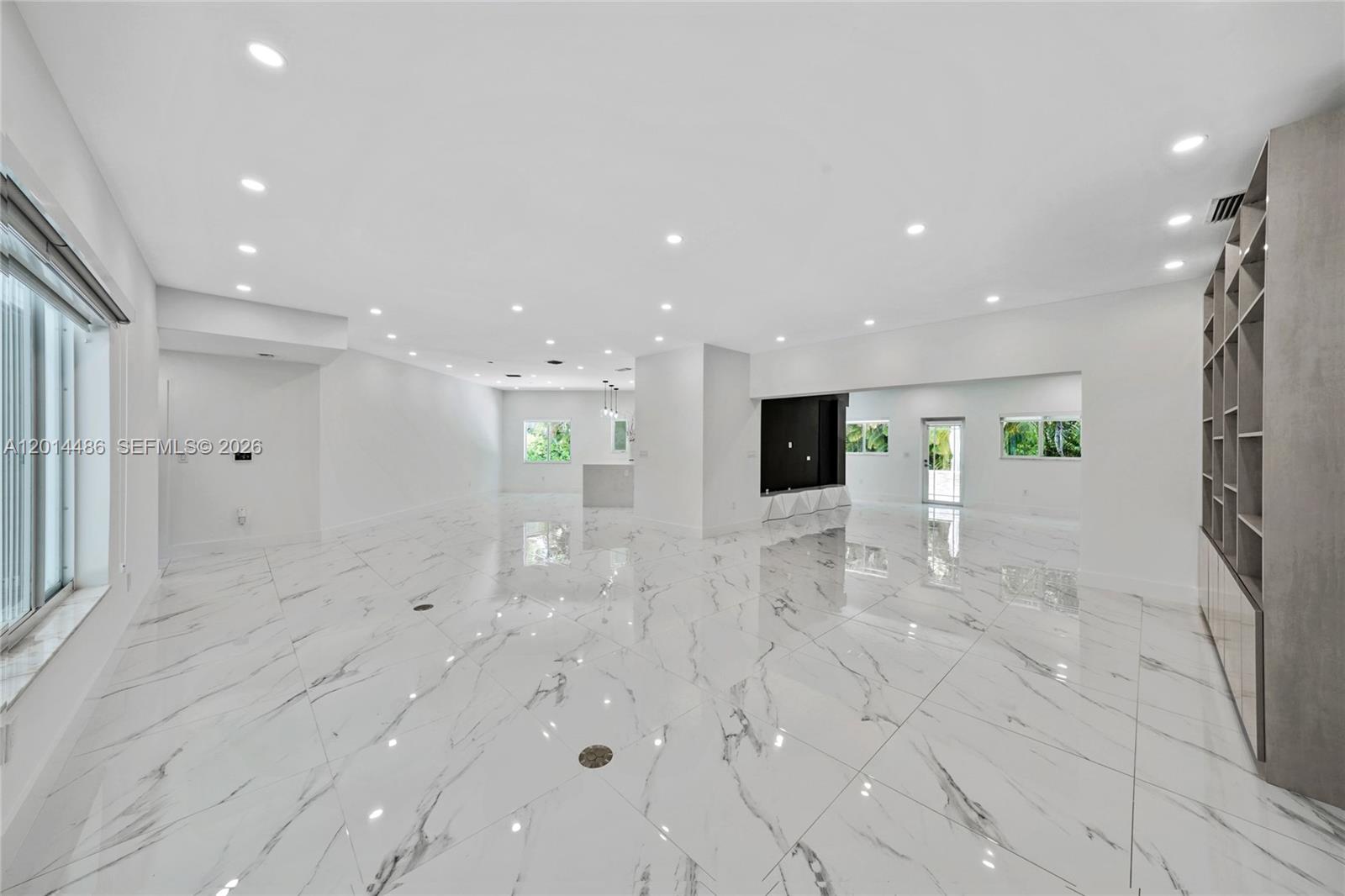 711 Sunset Dr, Coral Gables FL 33143