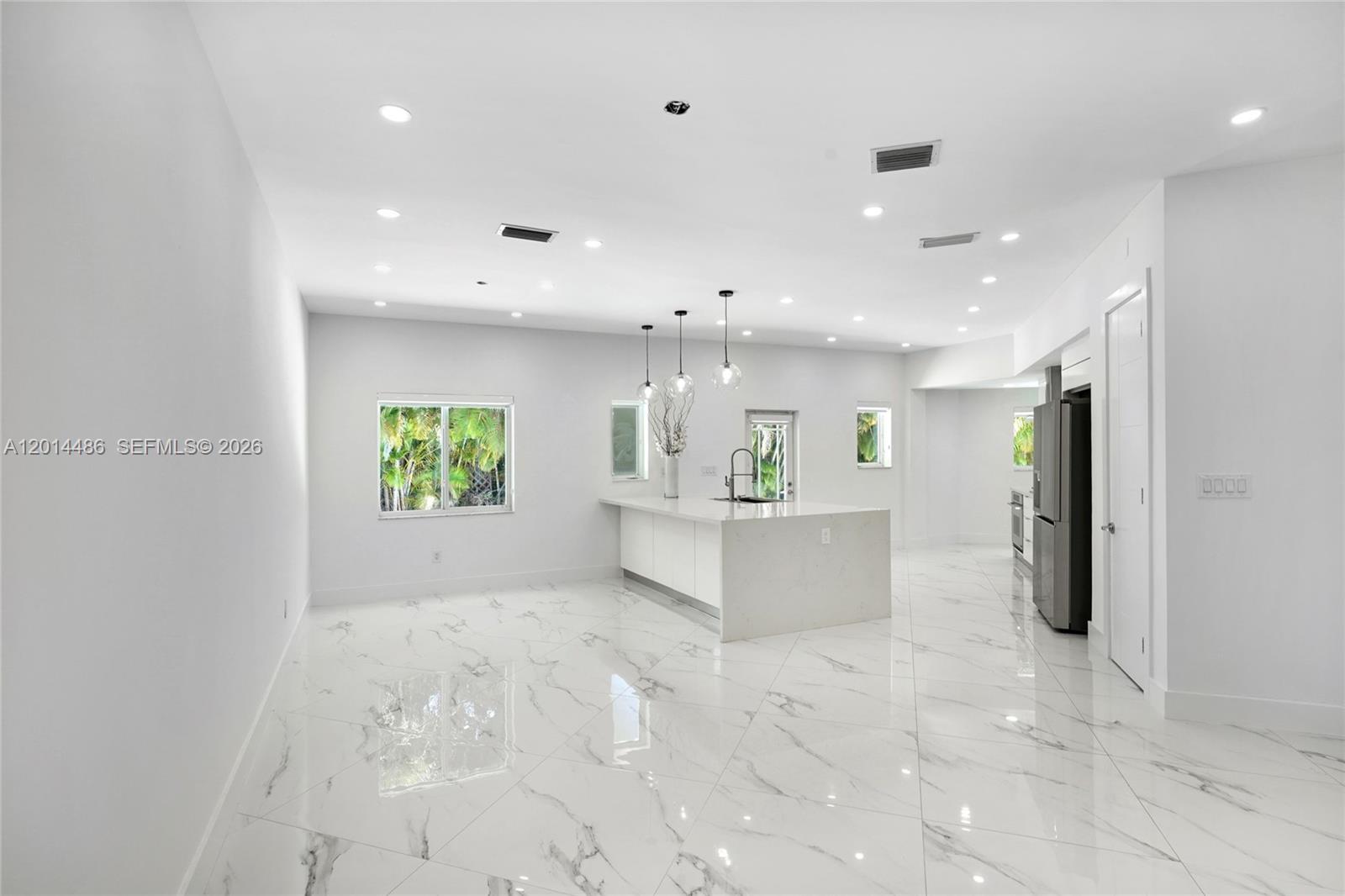 711 Sunset Dr, Coral Gables FL 33143