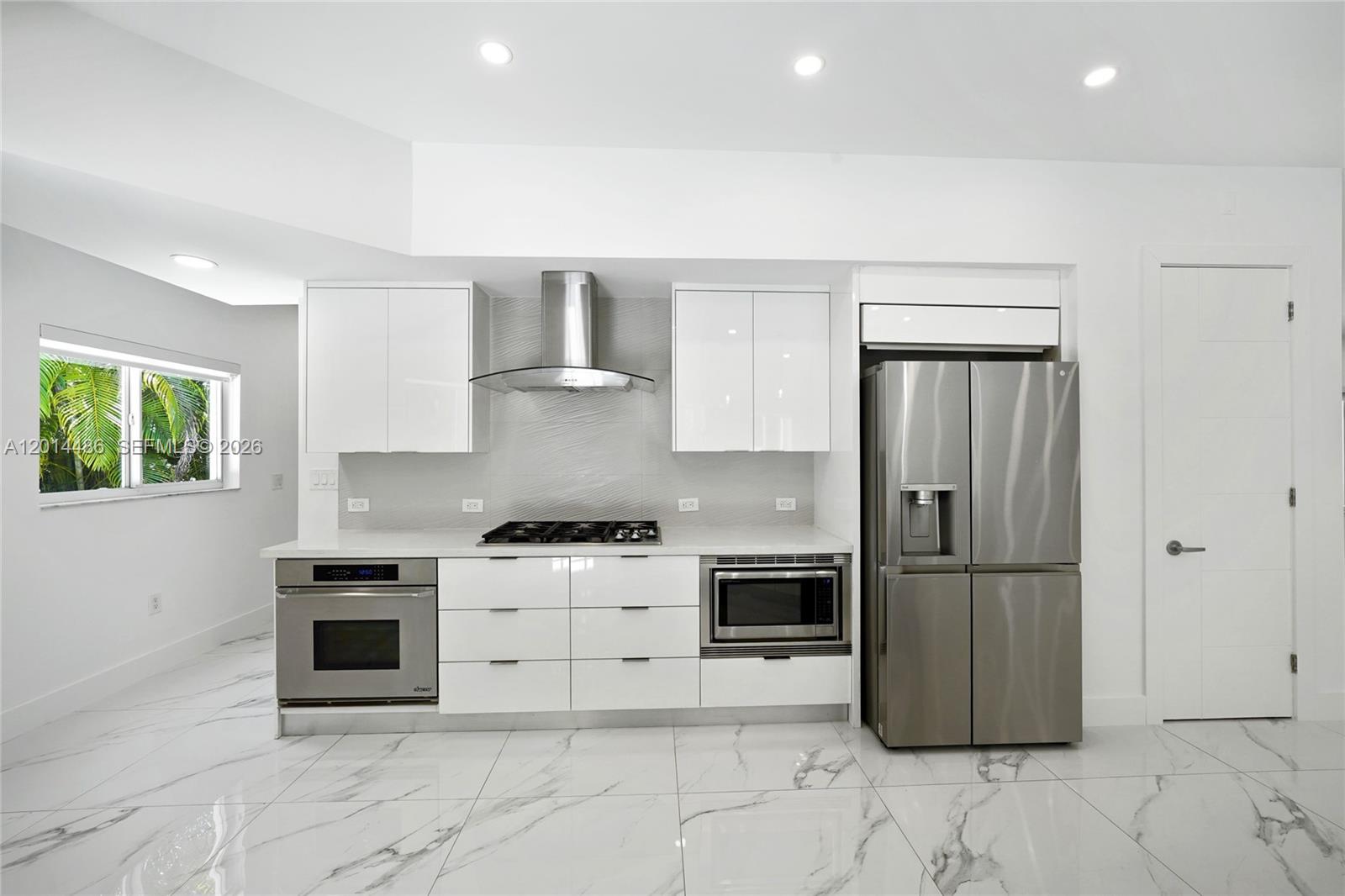 711 Sunset Dr, Coral Gables FL 33143