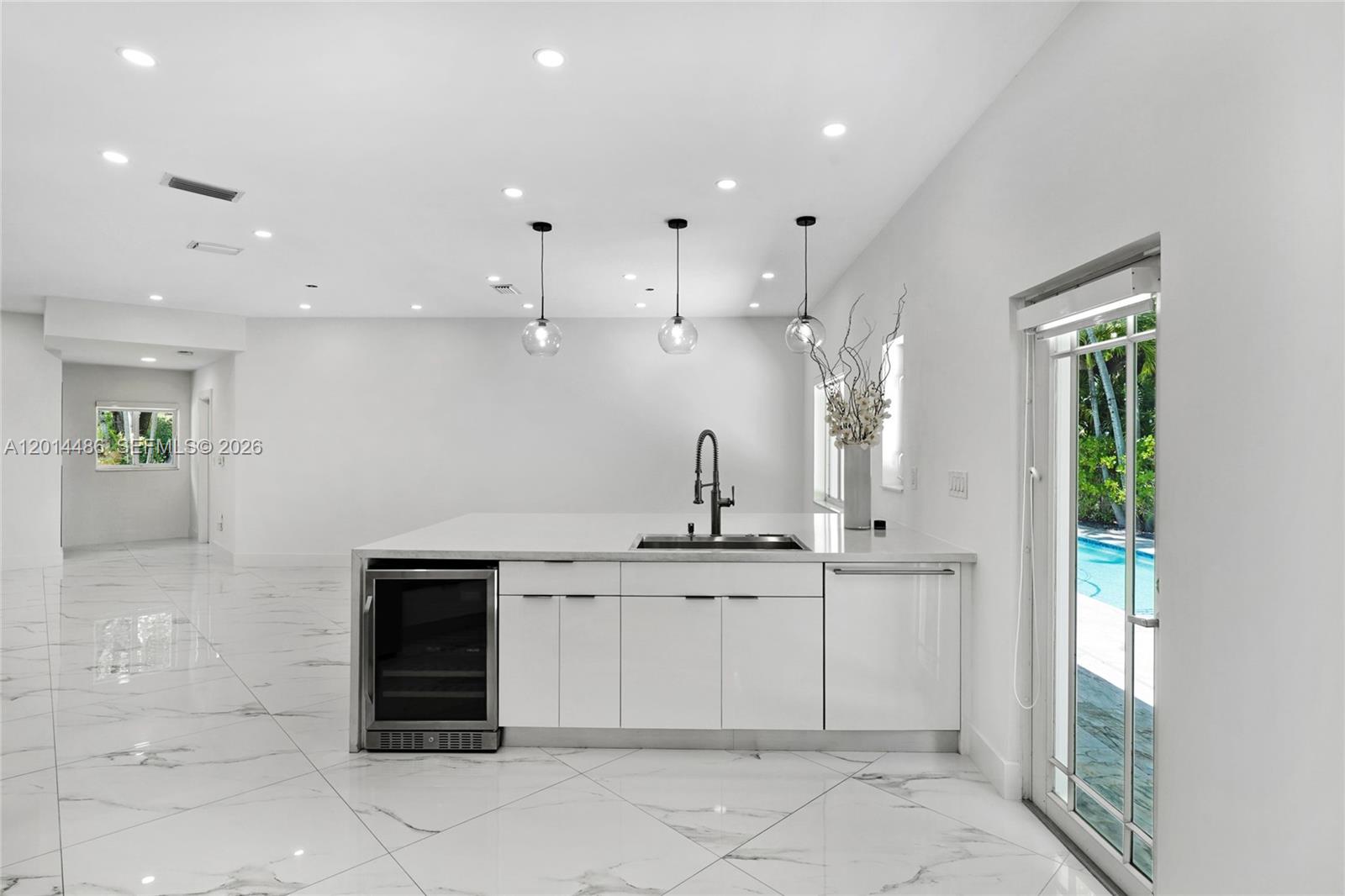 711 Sunset Dr, Coral Gables FL 33143