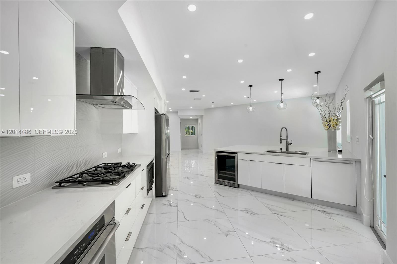 711 Sunset Dr, Coral Gables FL 33143