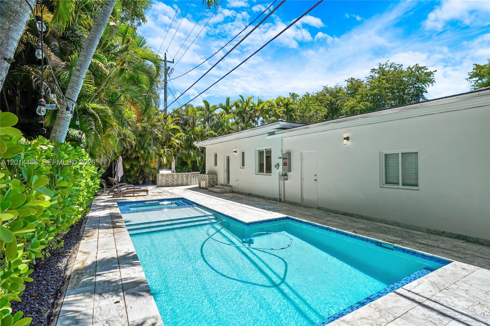 711 Sunset Dr, Coral Gables FL 33143