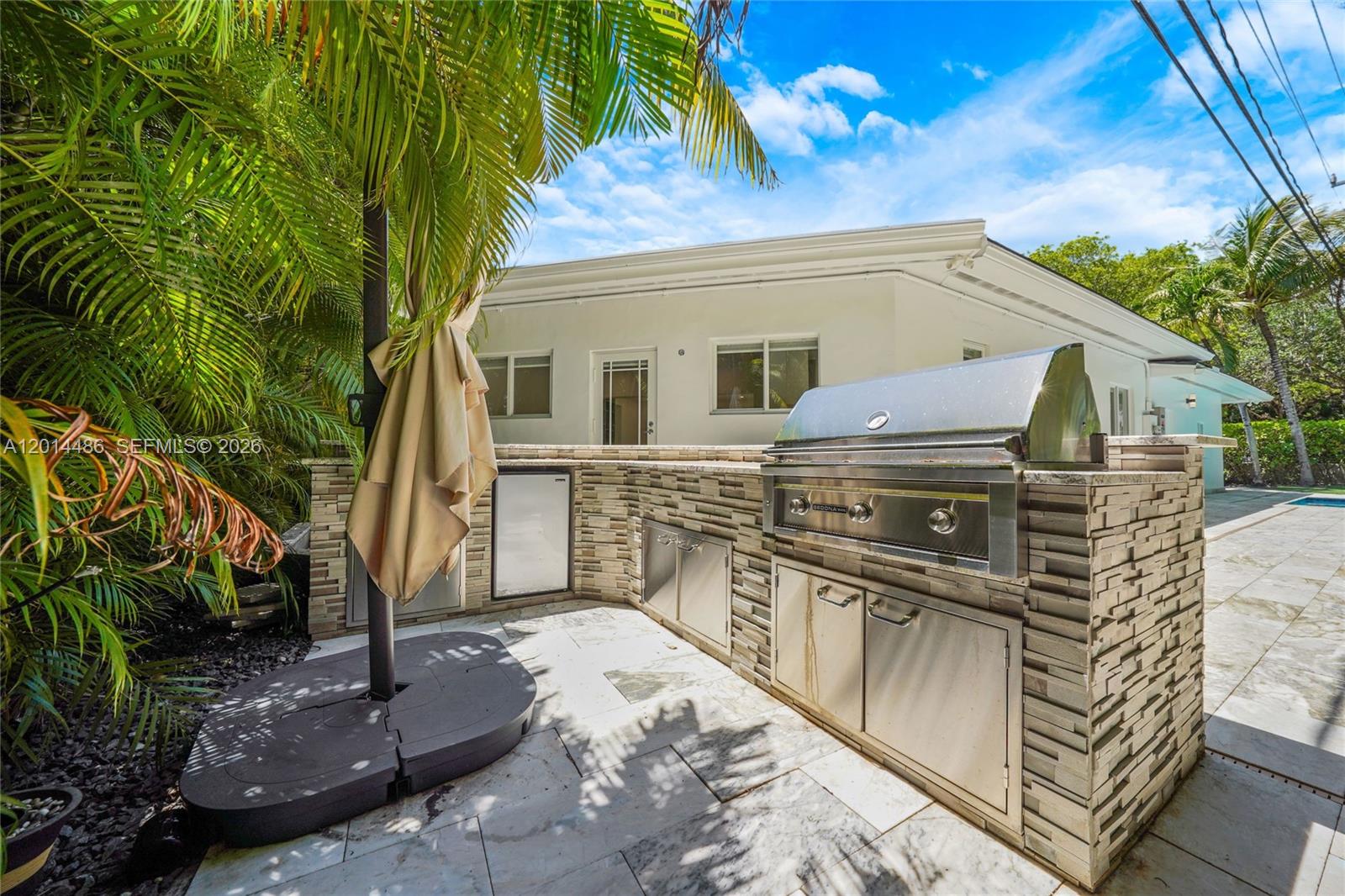 711 Sunset Dr, Coral Gables FL 33143