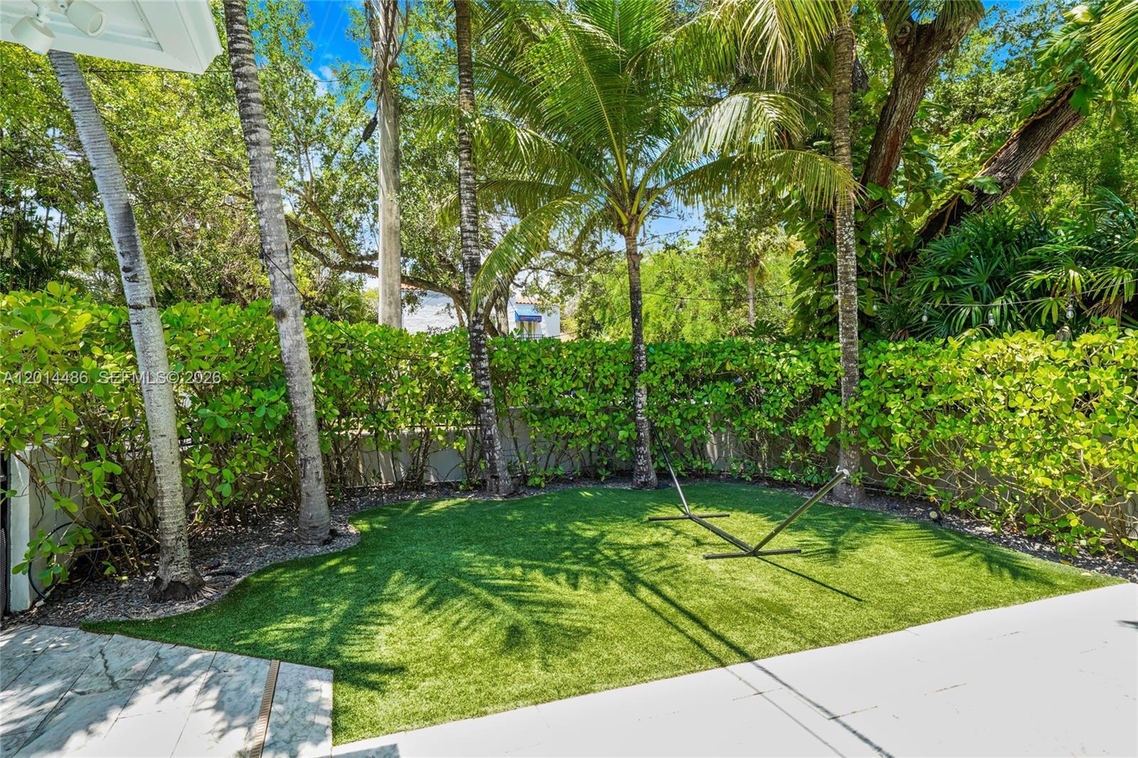 711 Sunset Dr, Coral Gables FL 33143