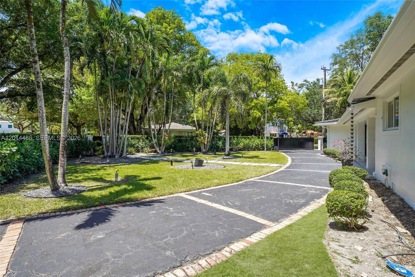 711 Sunset Dr, Coral Gables FL 33143