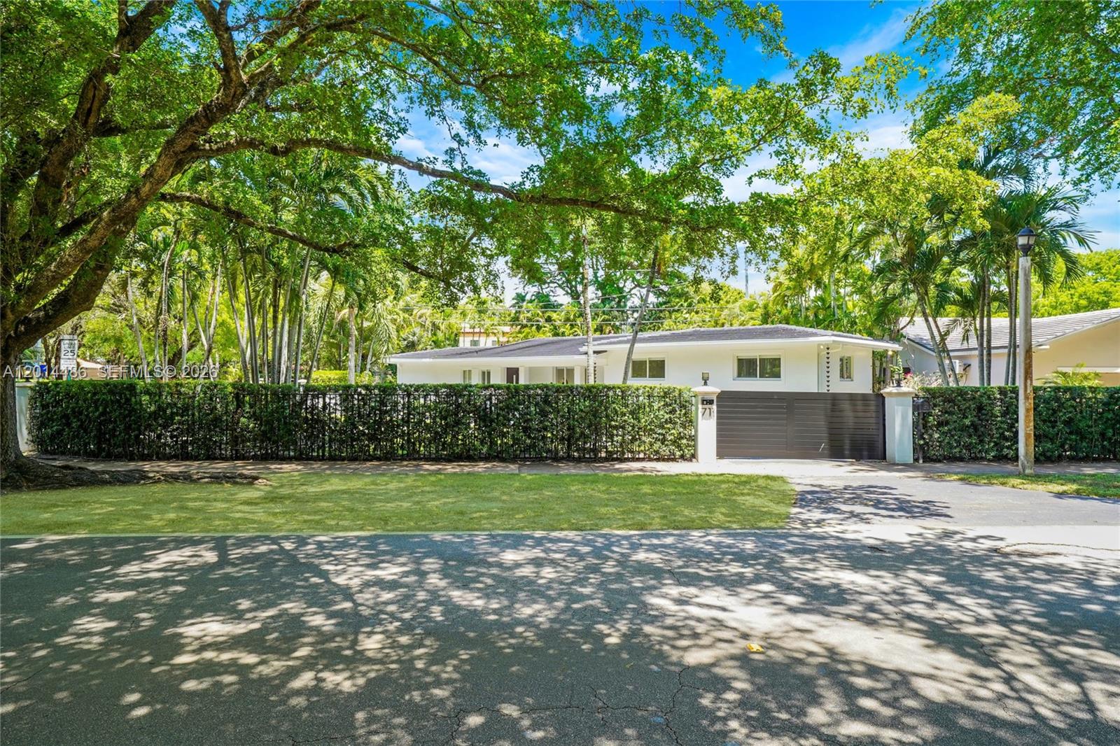 711 Sunset Dr, Coral Gables FL 33143