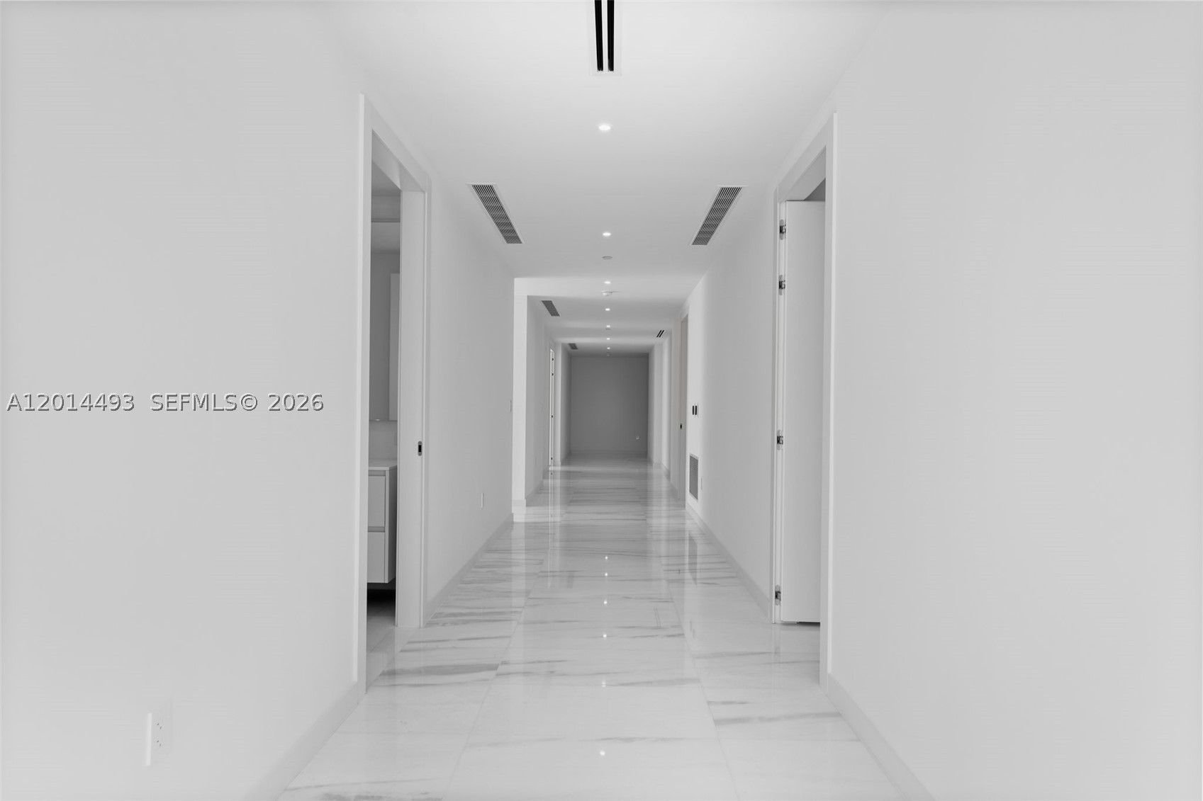 300 Biscayne Blvd Way #3801, Miami FL 33131