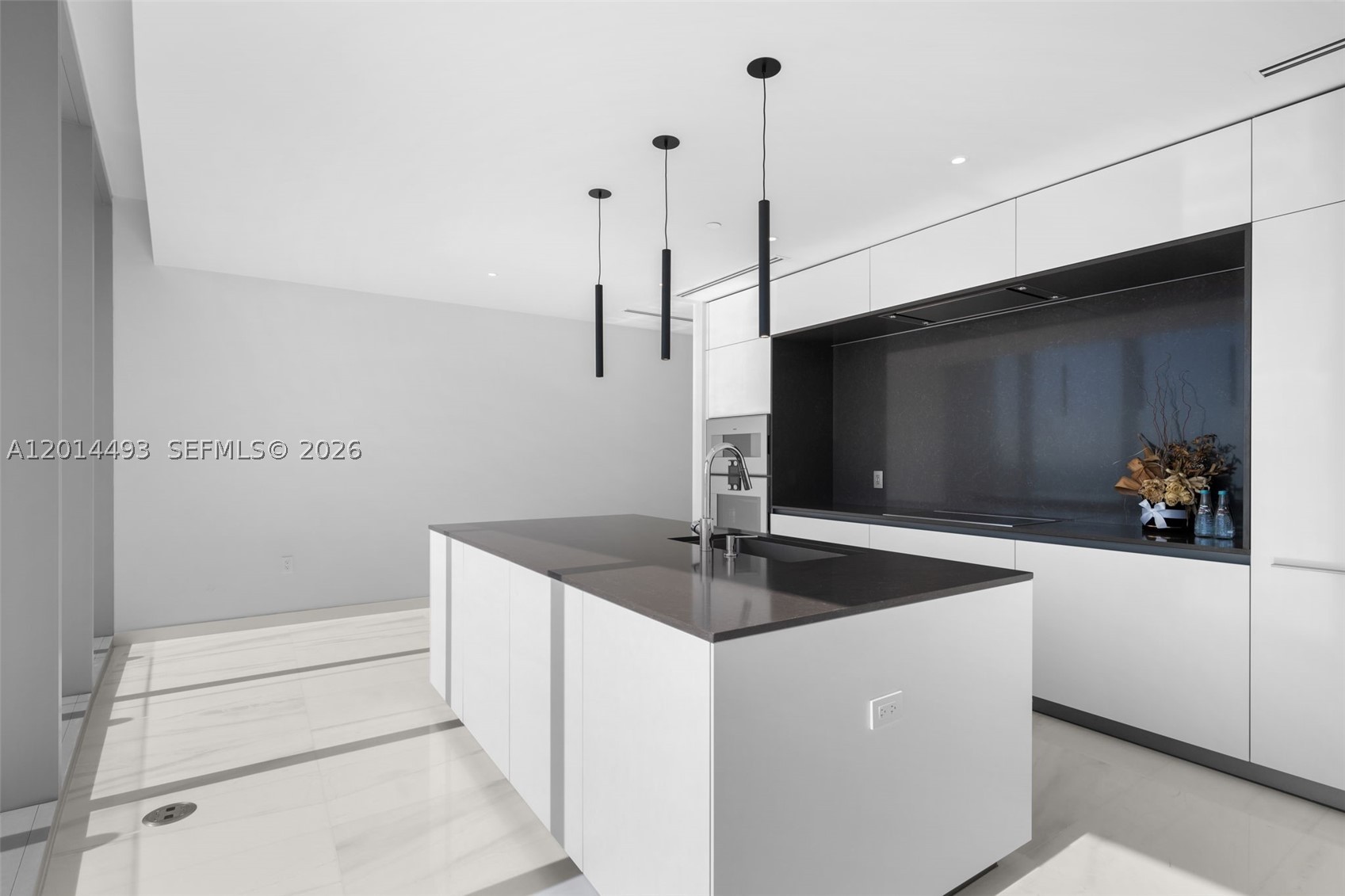 300 Biscayne Blvd Way #3801, Miami FL 33131