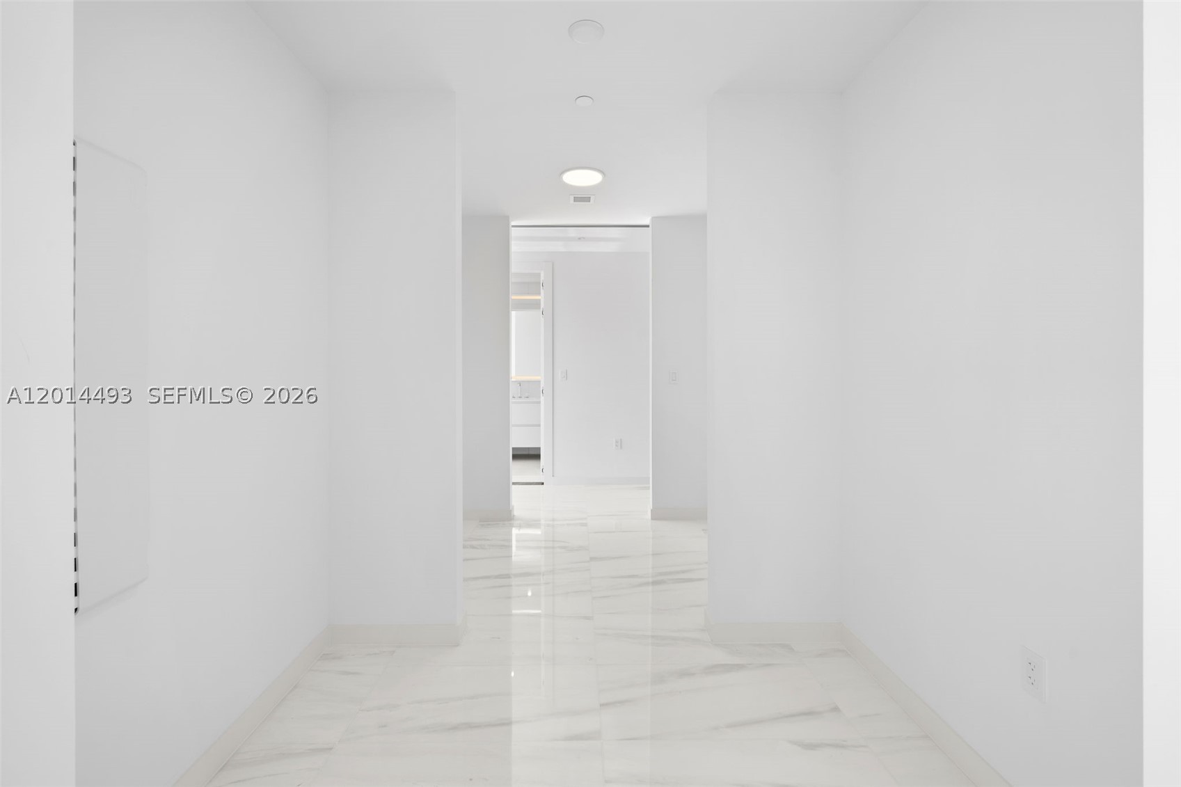 300 Biscayne Blvd Way #3801, Miami FL 33131