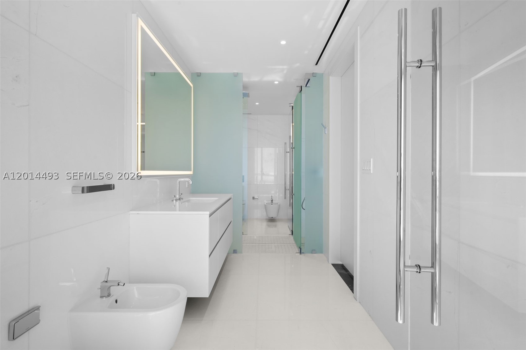 300 Biscayne Blvd Way #3801, Miami FL 33131