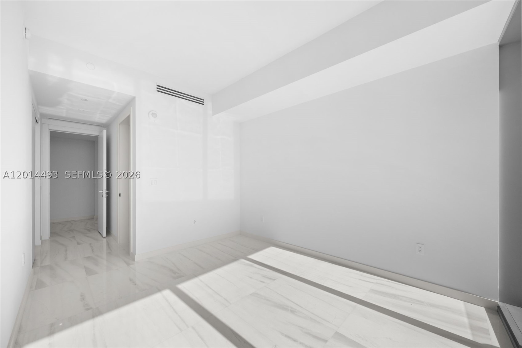 300 Biscayne Blvd Way #3801, Miami FL 33131