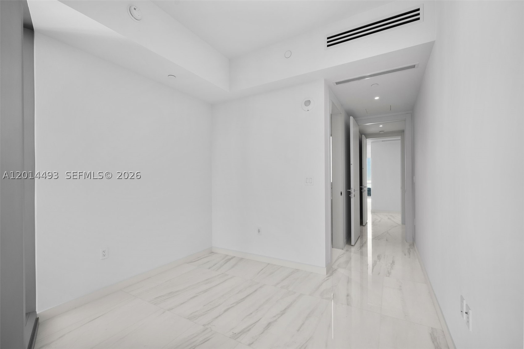 300 Biscayne Blvd Way #3801, Miami FL 33131