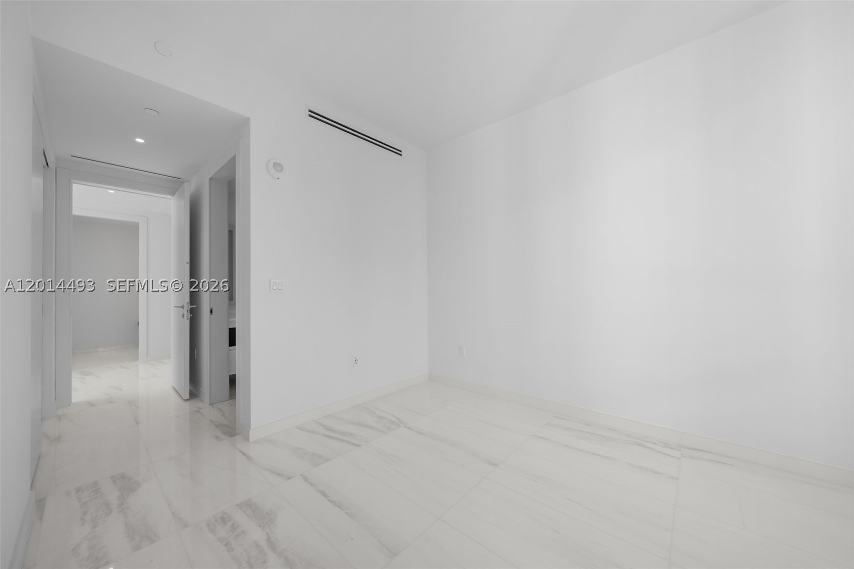 300 Biscayne Blvd Way #3801, Miami FL 33131