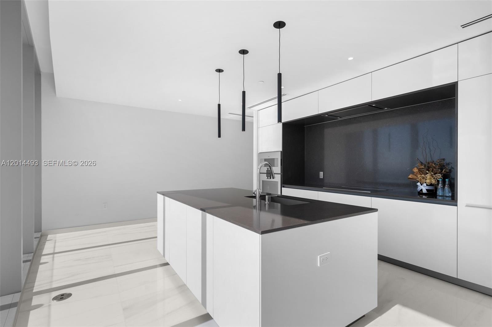 300 Biscayne Blvd Way #3801, Miami FL 33131