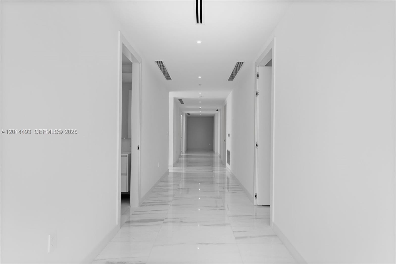 300 Biscayne Blvd Way #3801, Miami FL 33131
