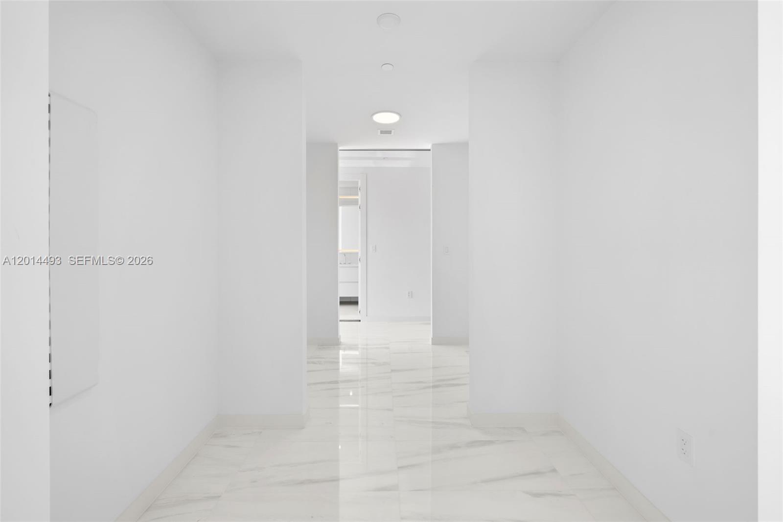 300 Biscayne Blvd Way #3801, Miami FL 33131