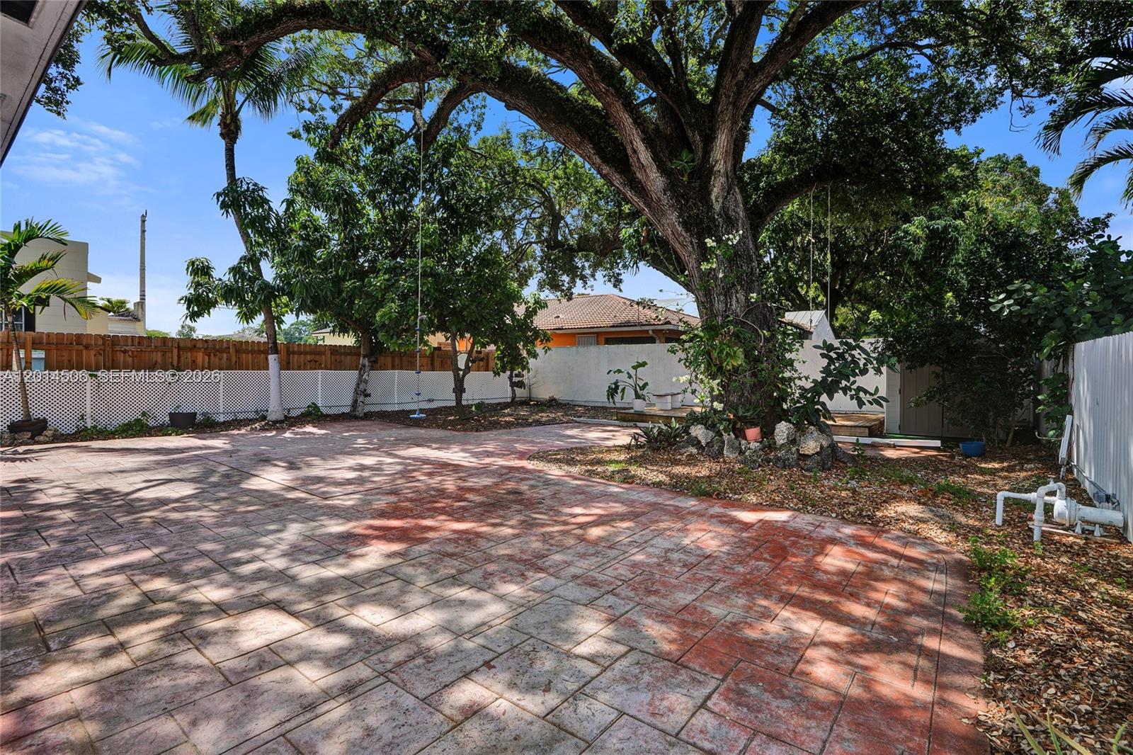 2420 SW 16th St, Miami FL 33145
