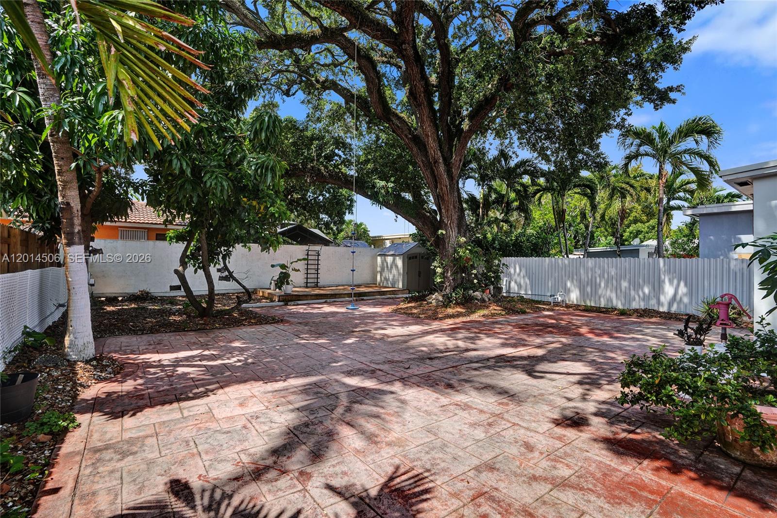 2420 SW 16th St, Miami FL 33145