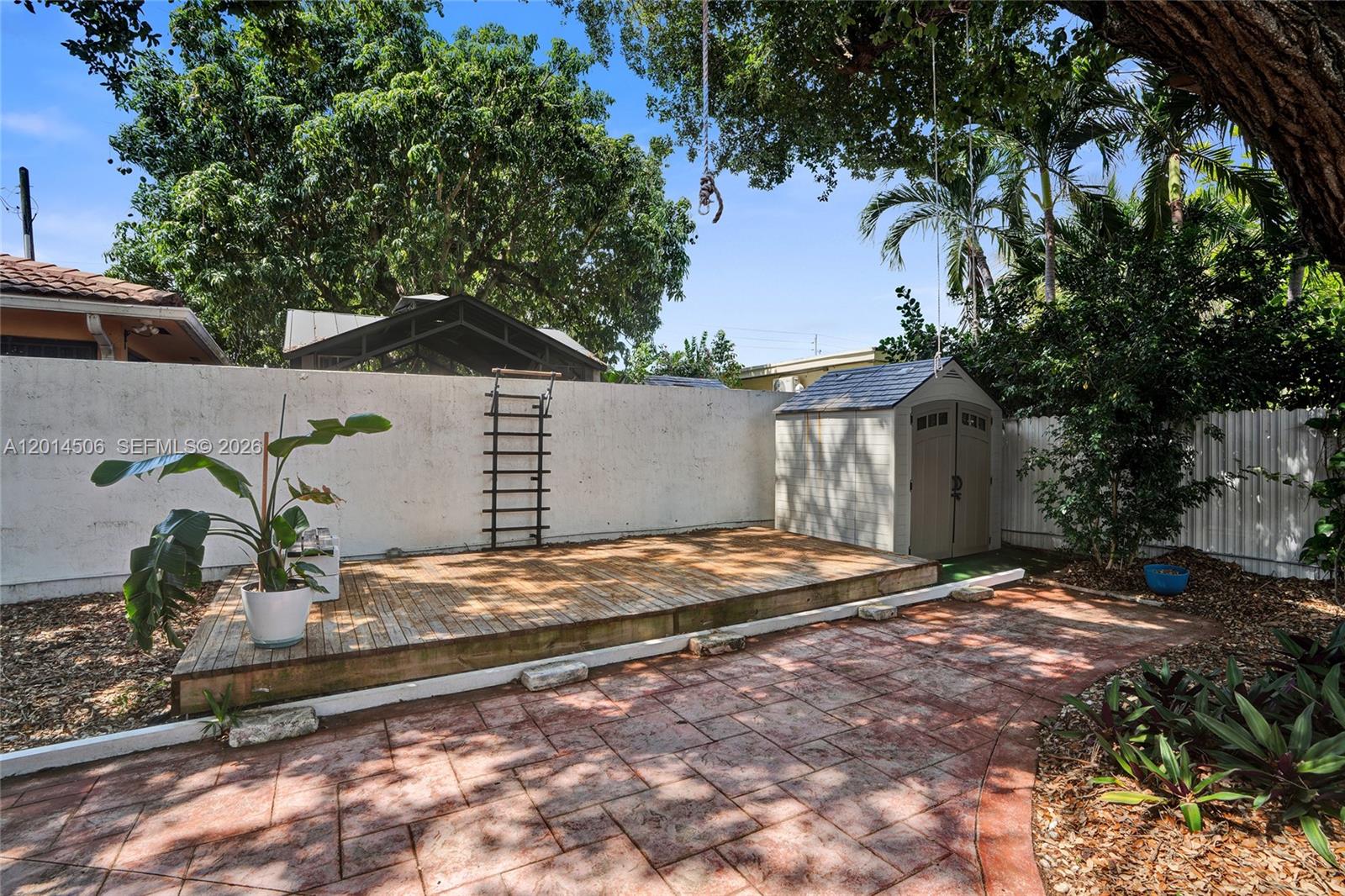 2420 SW 16th St, Miami FL 33145