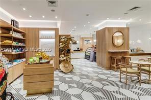 6801 Collins Ave #LPH09, Miami Beach FL 33141