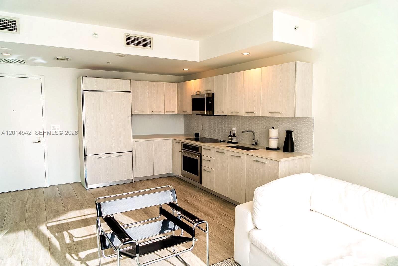 55 SW 9th St #3607, Miami FL 33130