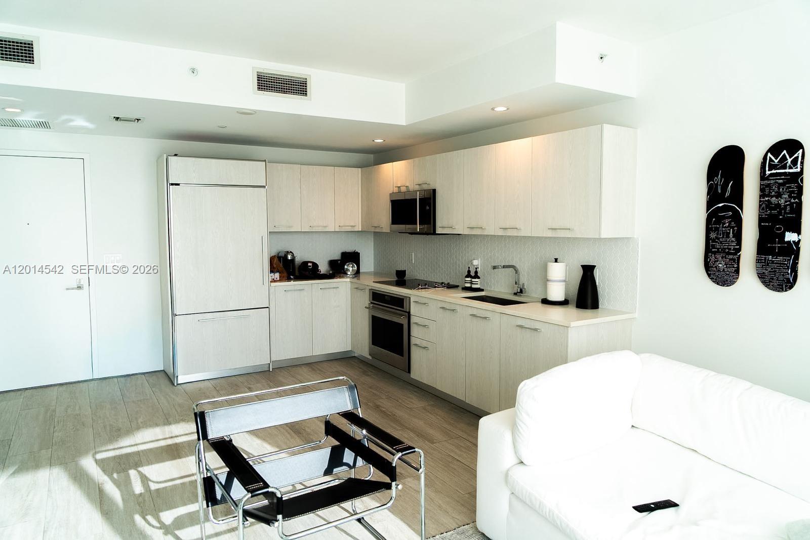 55 SW 9th St #3607, Miami FL 33130