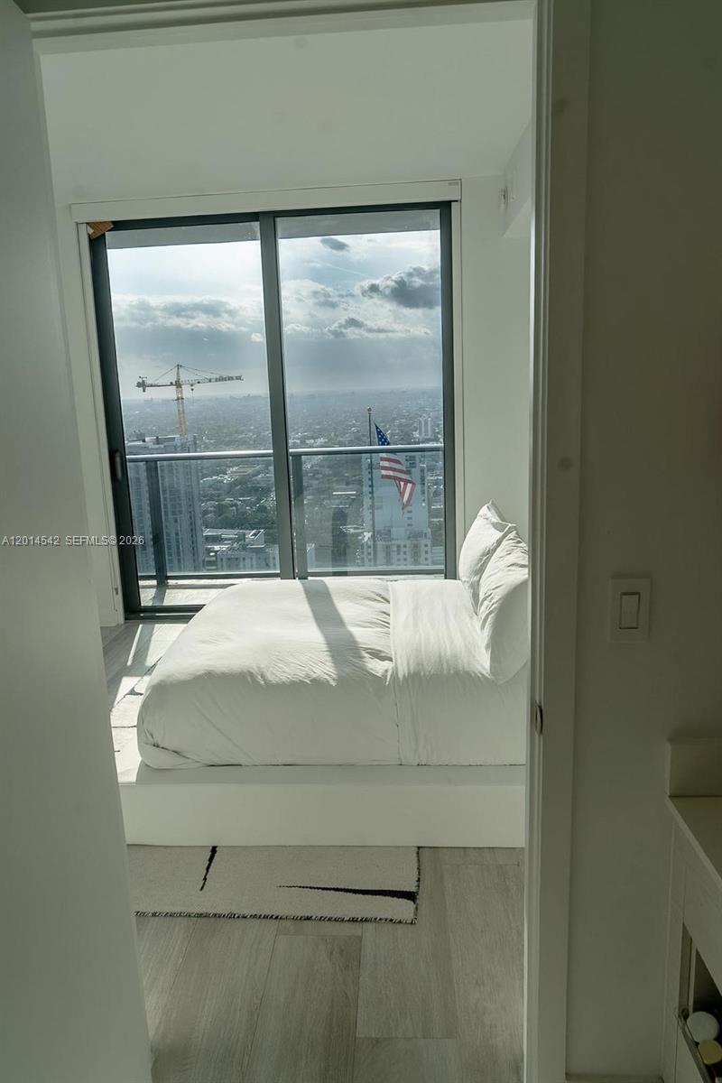 55 SW 9th St #3607, Miami FL 33130