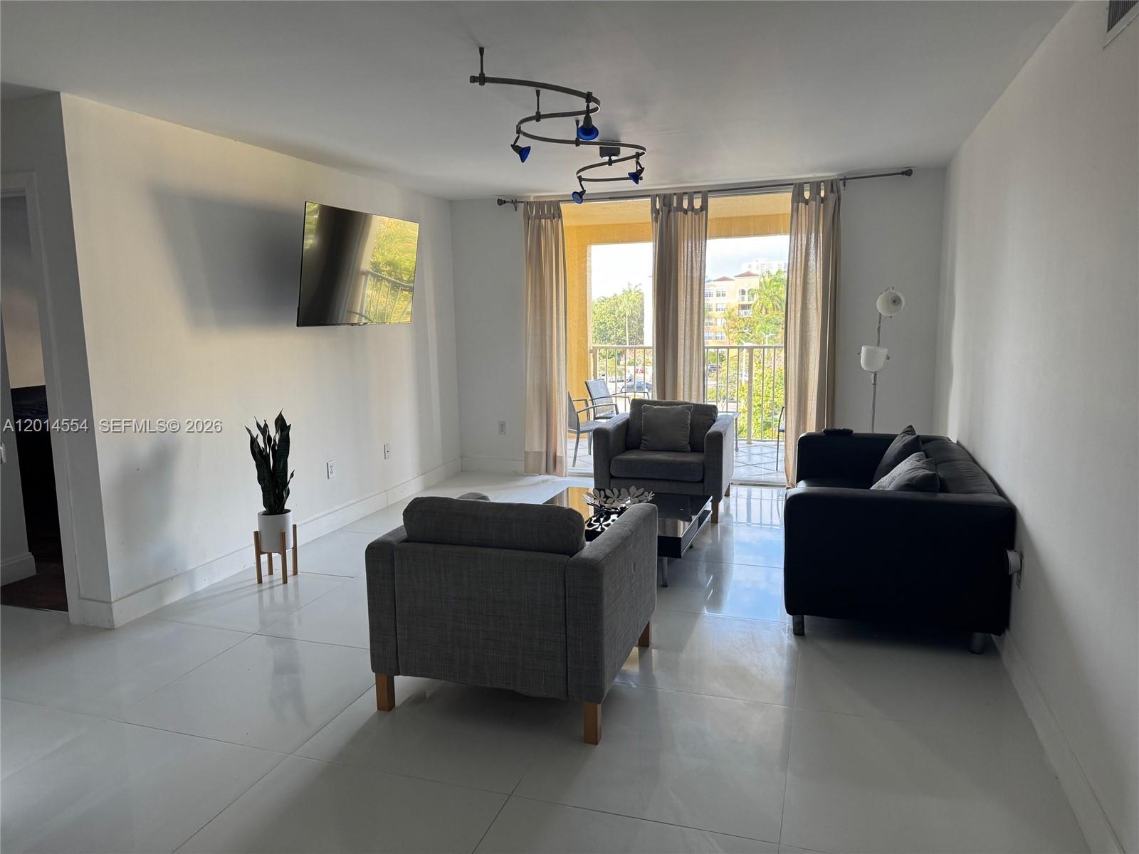 19555 E Country Club Dr #8507, Aventura FL 33180