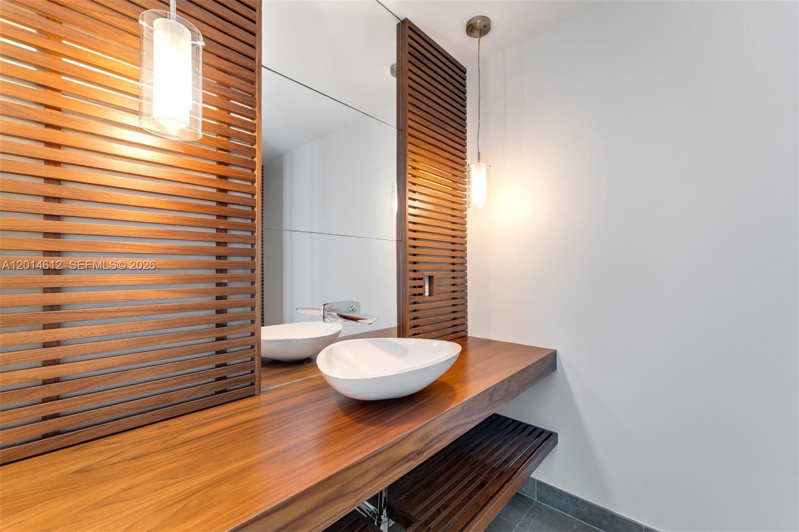 5959 Collins Ave #1001, Miami Beach FL 33140