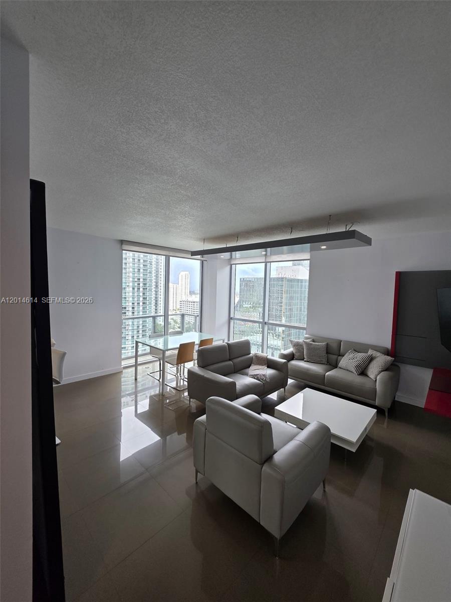 1060 Brickell Ave #2201, Miami FL 33131