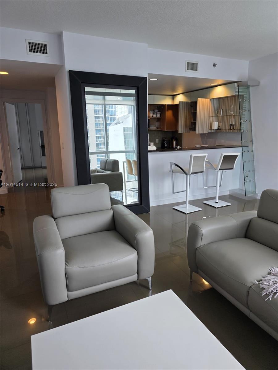 1060 Brickell Ave #2201, Miami FL 33131