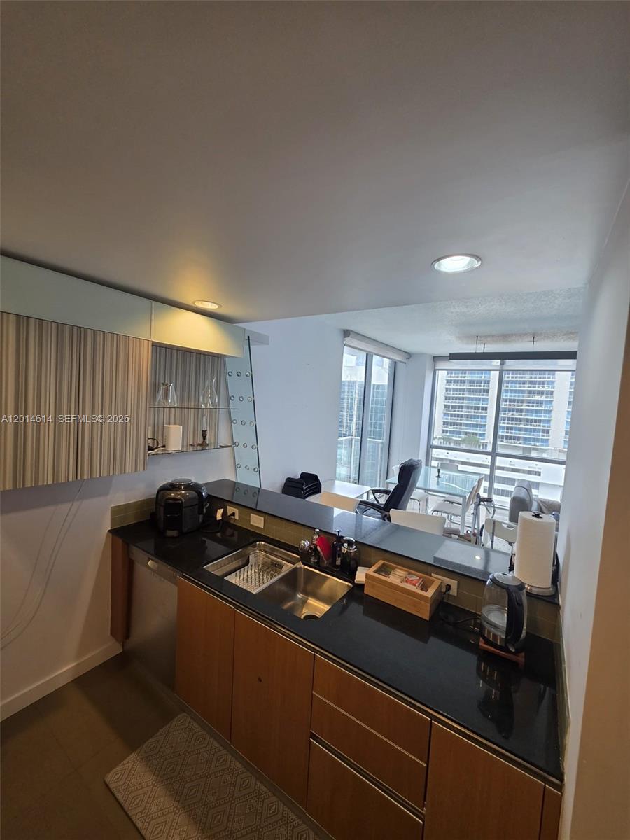 1060 Brickell Ave #2201, Miami FL 33131
