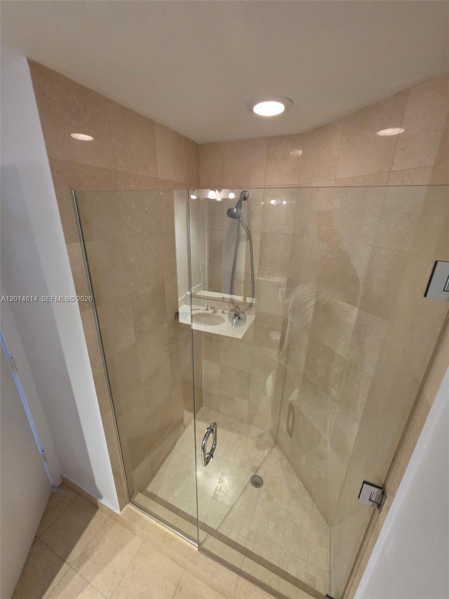 1060 Brickell Ave #2201, Miami FL 33131