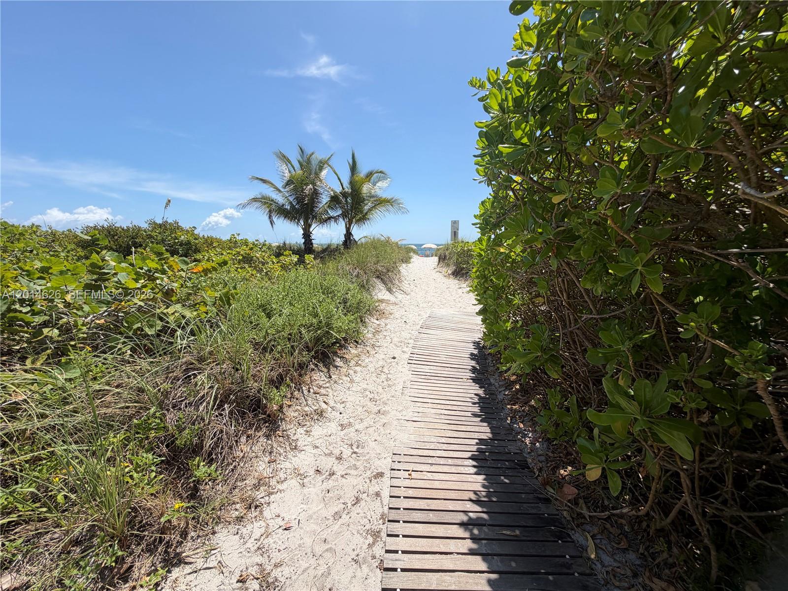 201 Crandon Blvd #424, Key Biscayne FL 33149