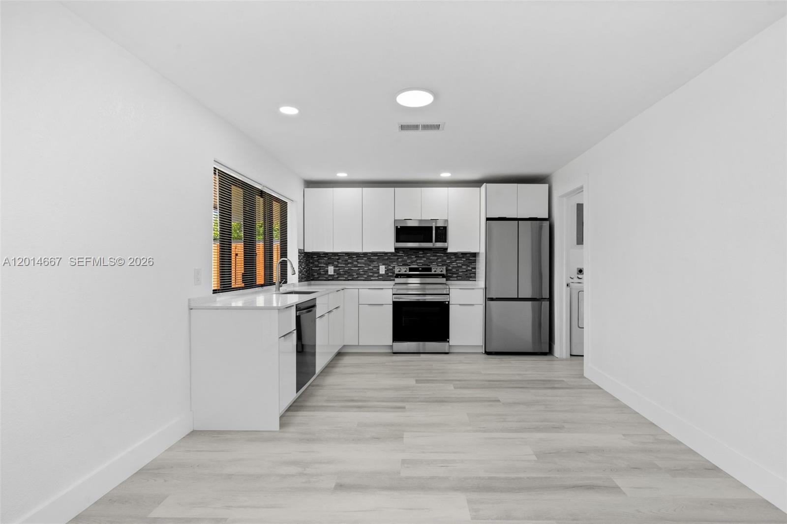 10171 NW 24th St, Sunrise FL 33322