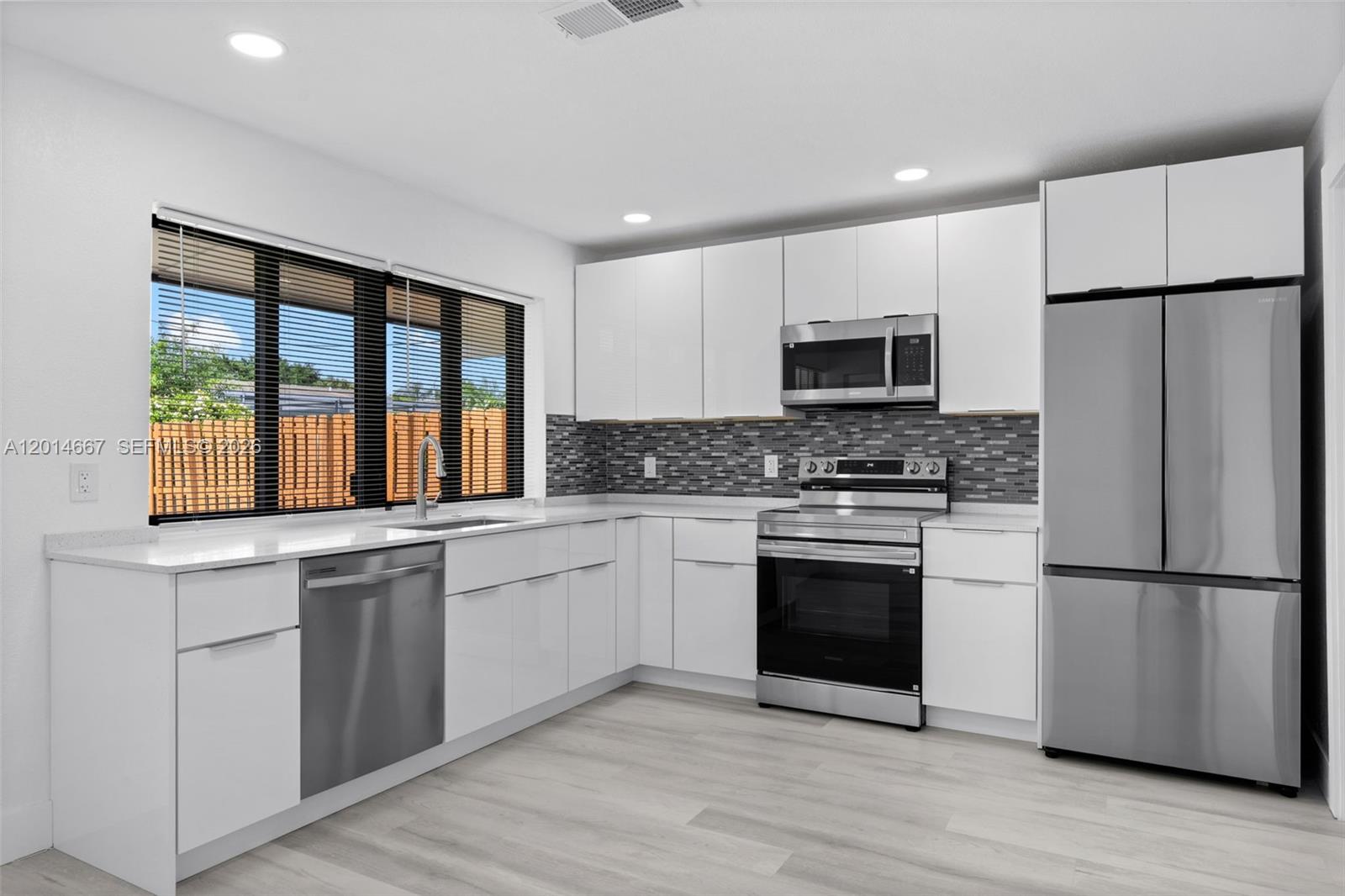 10171 NW 24th St, Sunrise FL 33322