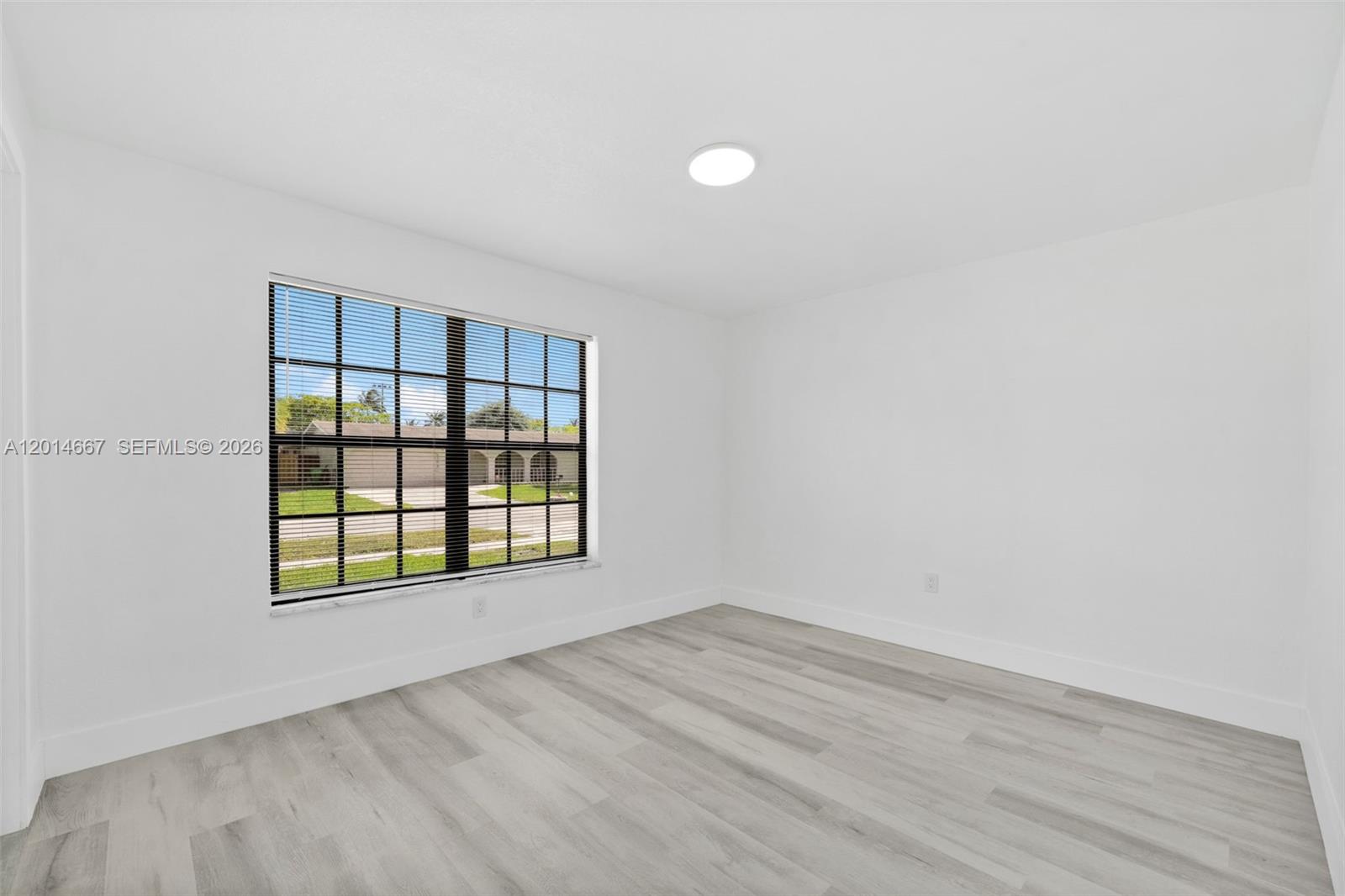 10171 NW 24th St, Sunrise FL 33322