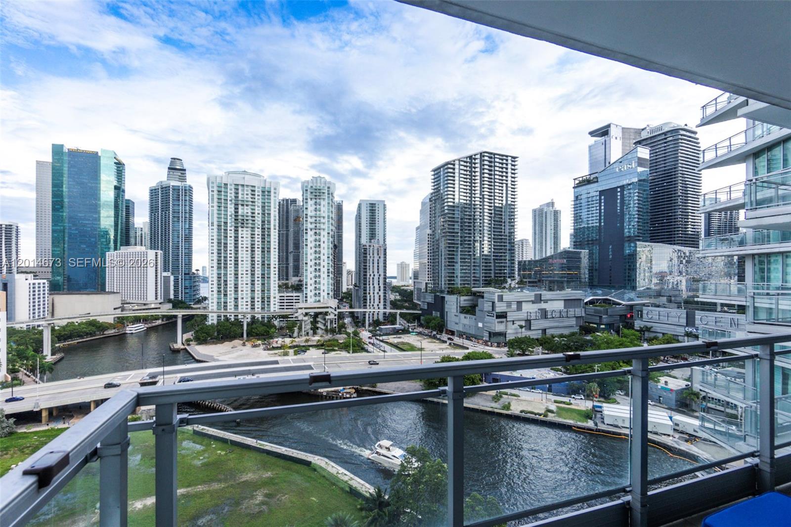 92 SW 3rd St #1812, Miami FL 33130