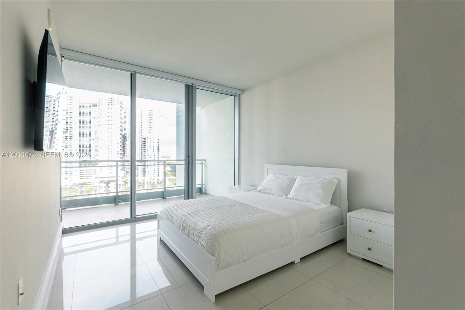 92 SW 3rd St #1812, Miami FL 33130