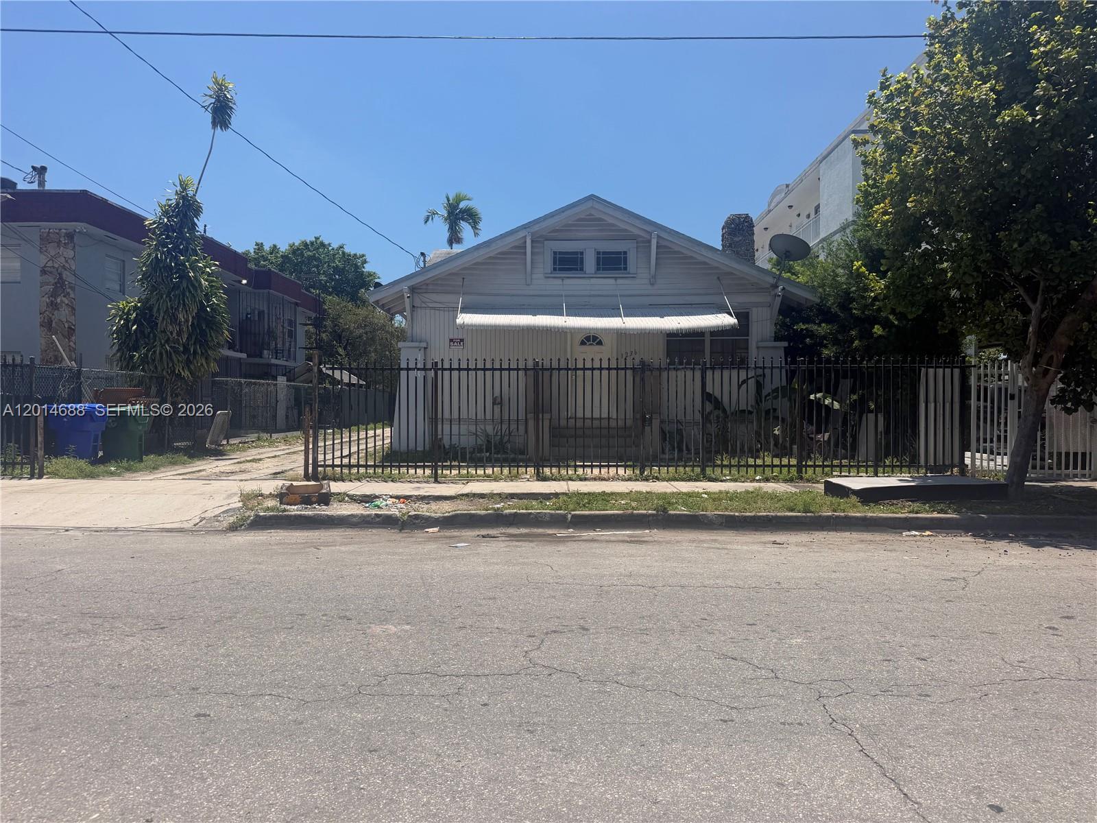 1236 NW 5th St, Miami FL 33125