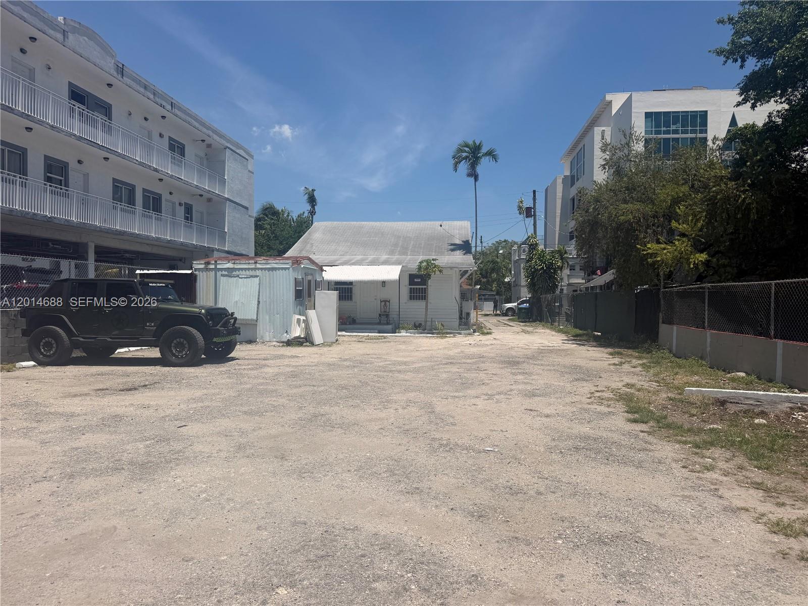 1236 NW 5th St, Miami FL 33125