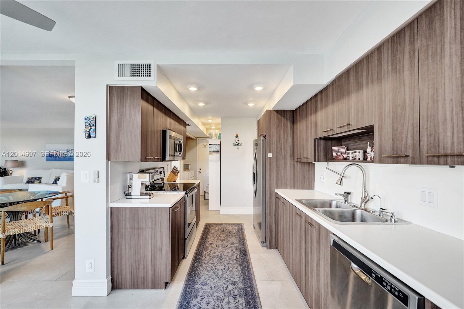 936 Intracoastal Dr #4F, Fort Lauderdale FL 33304