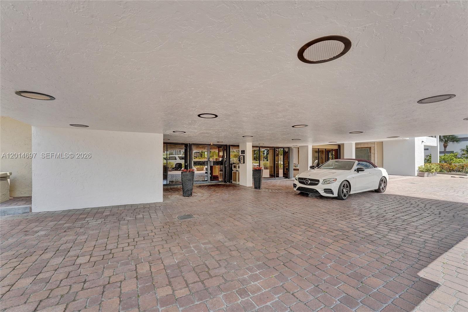 936 Intracoastal Dr #4F, Fort Lauderdale FL 33304