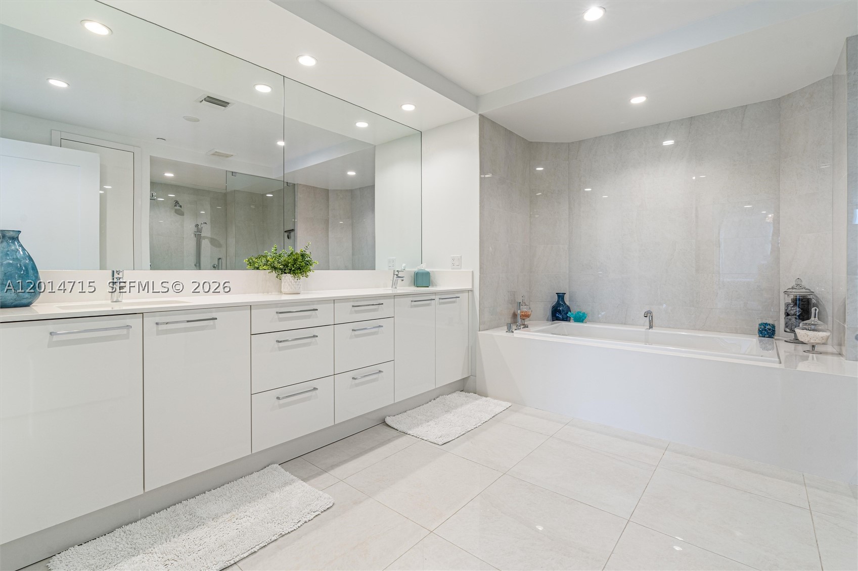 100 E Las Olas Blvd #4203, Fort Lauderdale FL 33301