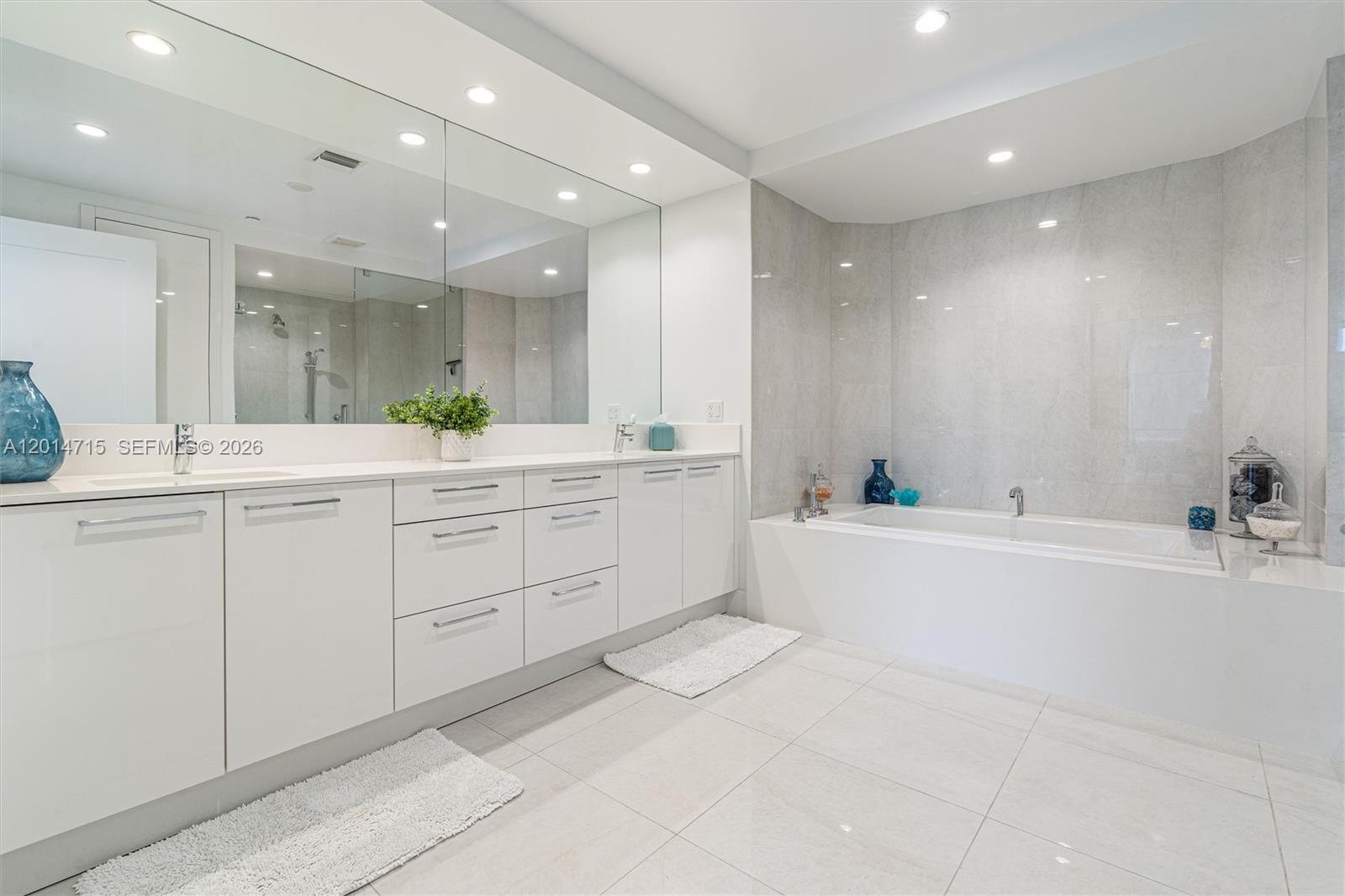 100 E Las Olas Blvd #4203, Fort Lauderdale FL 33301
